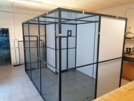 Voliere mit Schutzhaus - L 306 cm B.200 cm H 203 cm - Ausführung Alu blank € 1750-